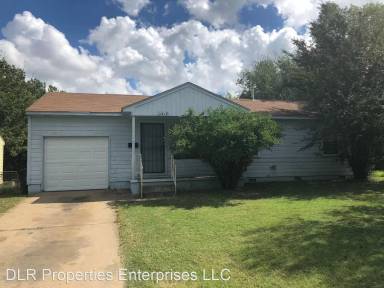 Main picture of 2405 N Urbana Ave