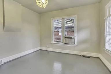 Main picture of 684 N 400 E