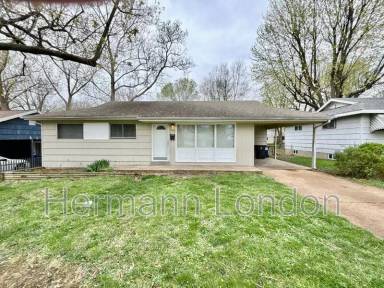 Main picture of 1845 Clover Ln