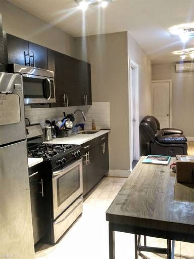 Main picture of 1850 Park Pl