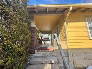 Main picture of 1423 S Lincoln St