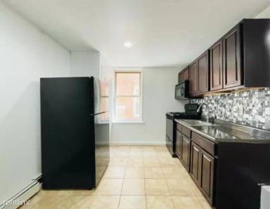 Main picture of 361 Danforth Ave