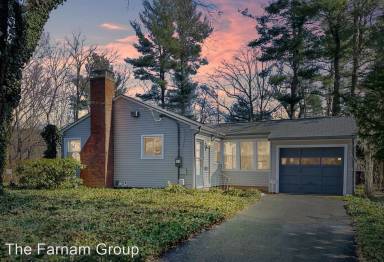 Main picture of 95 Riverside Dr