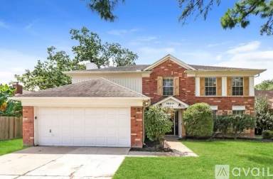 Main picture of 16010 Sweetwater Creek Dr