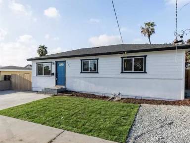 Main picture of 484 Naples St