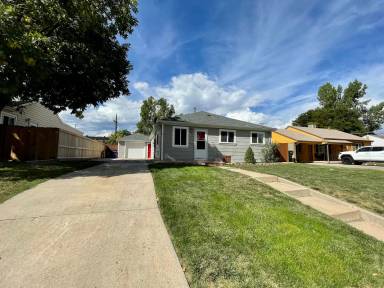 Main picture of 2225 S Knox Ct