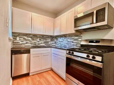 Main picture of 204 E 30th St