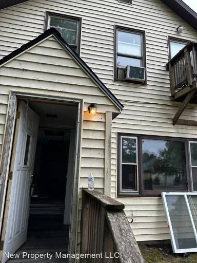 Main picture of 415 1st Ave S