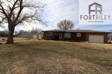 Main picture of 1554 3325 Ave