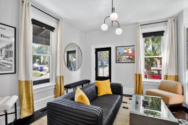 Main picture of 70 E 4th Ave