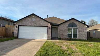 Main picture of 1029 E 64th Pl