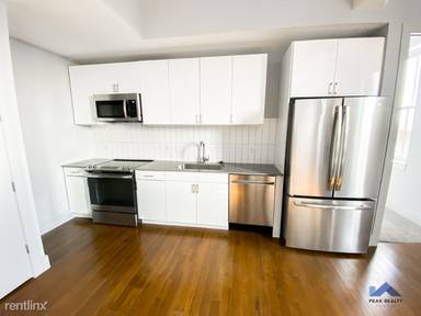 Main picture of 1427 N Milwaukee Ave