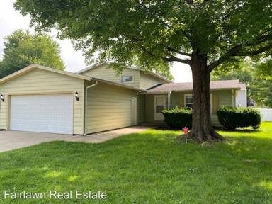 Main picture of 2204 Clover Ln