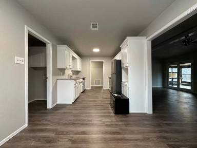 Main picture of 1 Brentwood Cir
