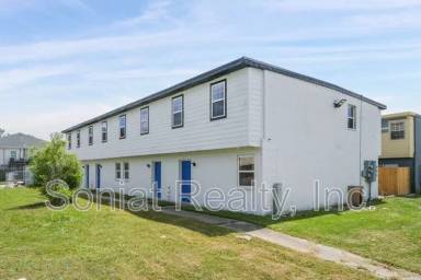 Main picture of 7750 N Coronet Ct