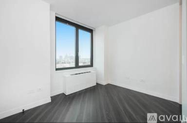 Main picture of 251 E Houston St