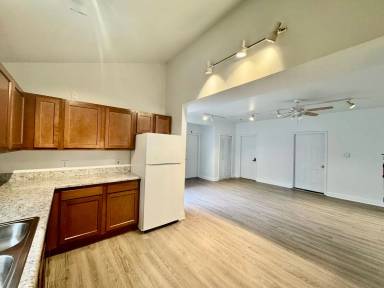 Main picture of 510 W Cross St
