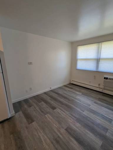Main picture of 1484 Leo St