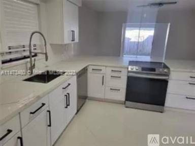 Main picture of 2605 W 8th Ln