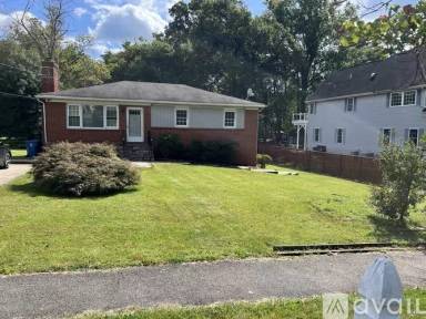 Main picture of 9743 Five Oaks Rd