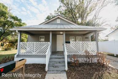 Main picture of 727 W Brevard St