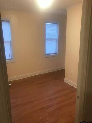 Main picture of 365 1st St