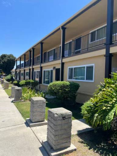 Main picture of 900 S Highland Ave