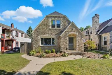 Main picture of 5733 W Fillmore Dr