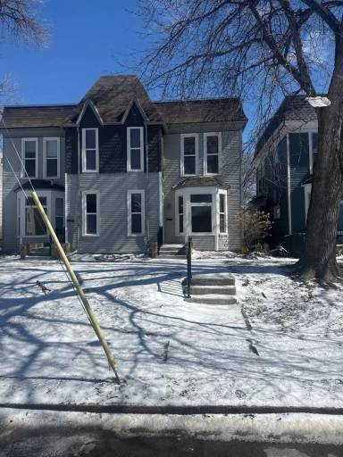 Main picture of 1313 S 32nd St