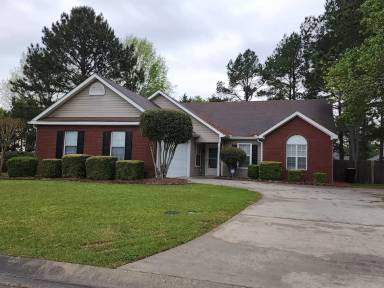 Main picture of 203 Park Ln
