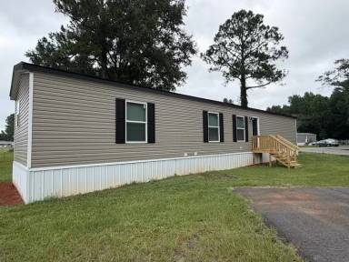 Main picture of 20 Somerset Dr