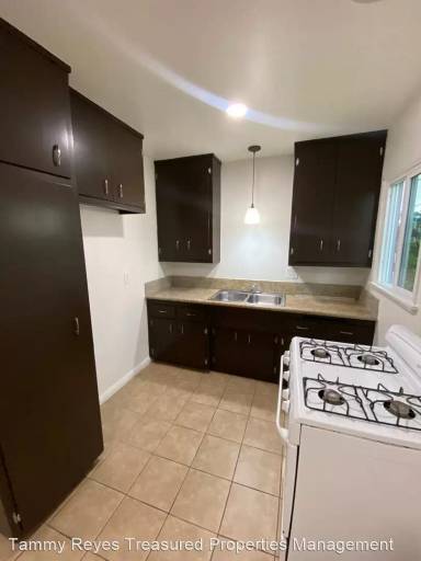 Main picture of 2750 Arlington Ave