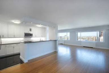 Main picture of 152 W 66th St