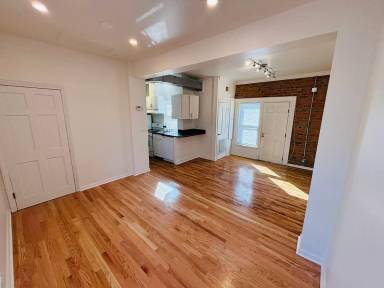 Main picture of 71 E Hoster St