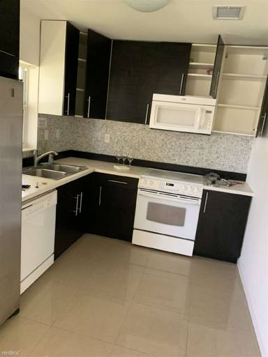 Main picture of 2640 Wilson St