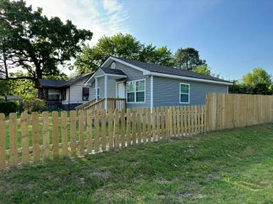 Main picture of 3021 Neis St