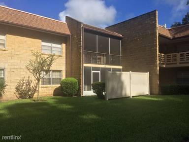 Main picture of 2839 NE 3rd St