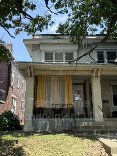 Main picture of 2500 Derry St