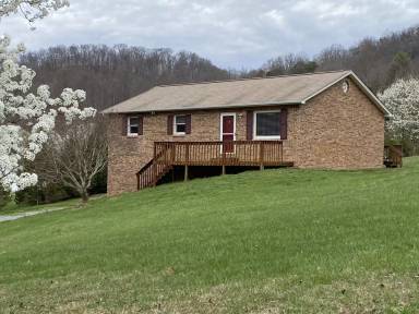Main picture of 409 Rodefer Hollow Rd