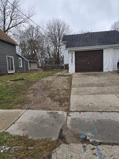 Main picture of 1240 Sampson St