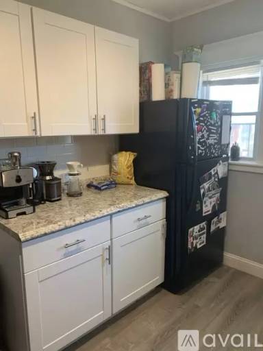 Main picture of 1212 Como Ave SE