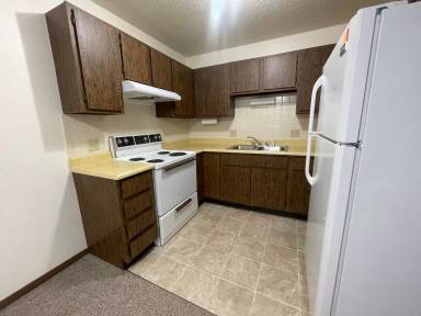 Main picture of 910 E Adams St