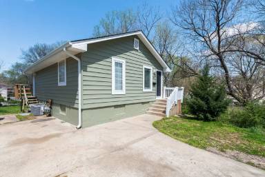 Main picture of 331 W Insley Ave