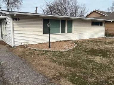 Main picture of 739 N Woodlawn Blvd