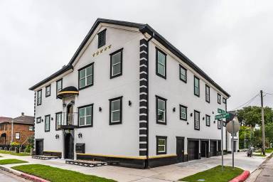 Main picture of 1801 Rosenberg St