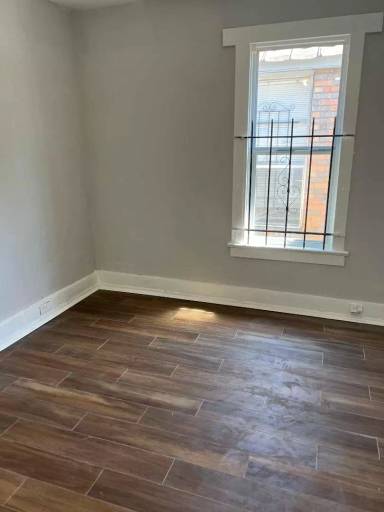 Main picture of 1739 W 5th St