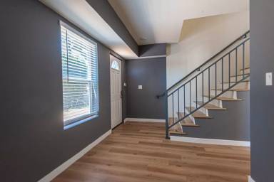 Main picture of 16753 Sherman Way