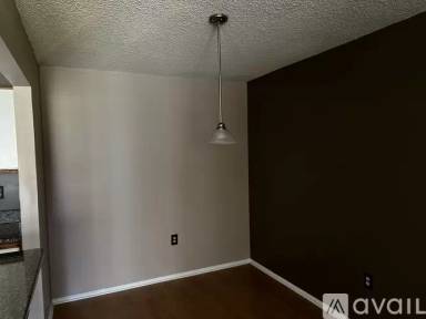 Main picture of 72 Lindsey Ct