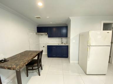 Main picture of 2237 Bruckner Blvd