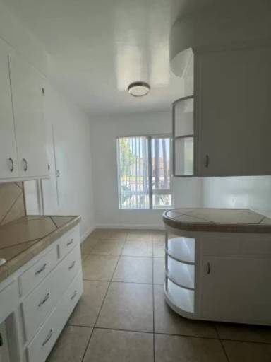 Main picture of 3 W Pine St